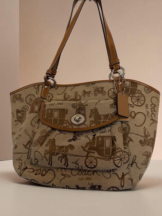 Coach Handbags - Coach Y2K Modern Vintage late 2009 Tan Signature Canvas Tote with Carriage Print